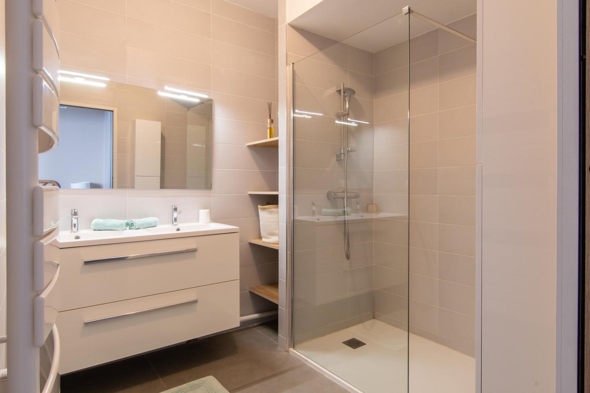 Luxury Mind Vue Exceptionnelle Pied Dans L'Eau Parkings Prives 2 Places Climatisation Hyper Centre Logement D'Exception La Grande Motte Exterior photo